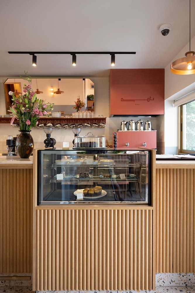 Bahi Café - interio first image with counter